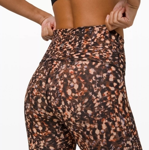 Lululemon Wunder Train High Rise Crop 21” leggings 2 - Picture 4 of 10